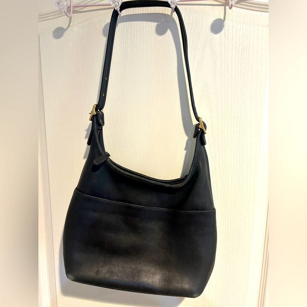 Vintage coach black leather bucket bag with outer pocket